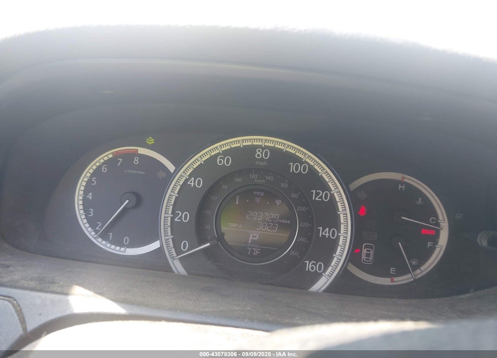 2013 HONDA ACCORD VIN: 1HGCR2F71DA039927