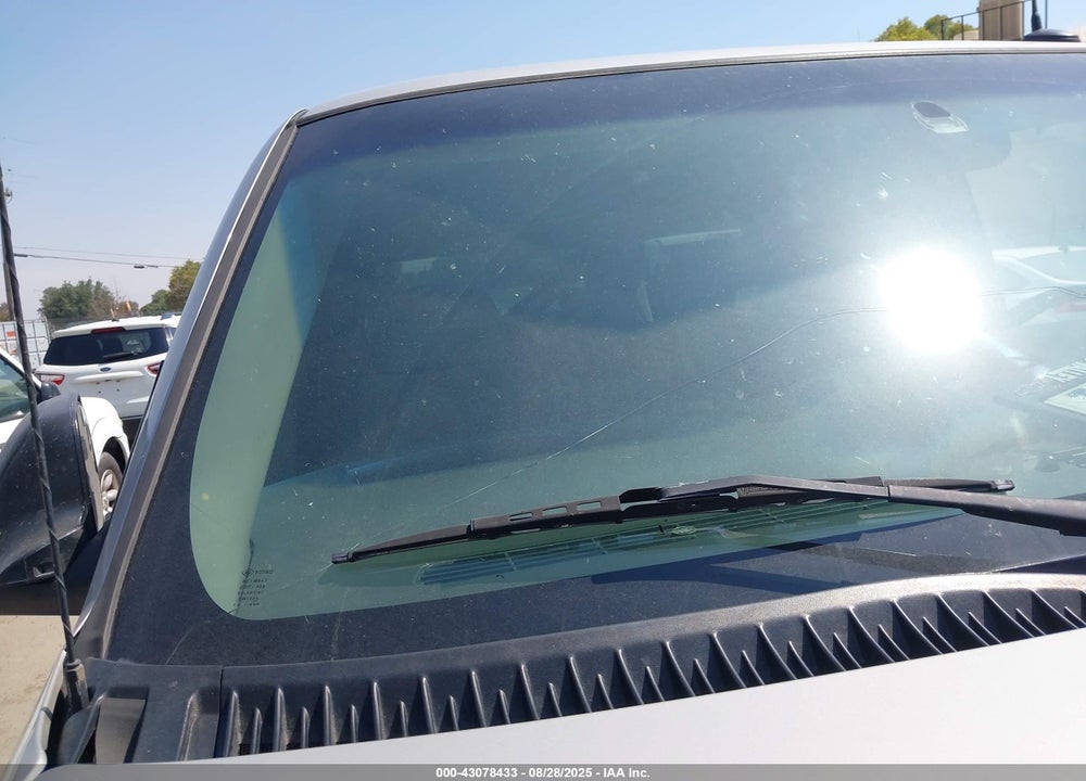 2005 CHEVROLET SUBURBAN 1500 LS VIN: 3GNEC16Z75G107193