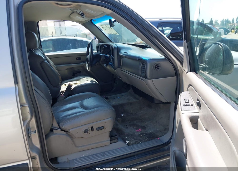 2005 CHEVROLET SUBURBAN 1500 LS VIN: 3GNEC16Z75G107193