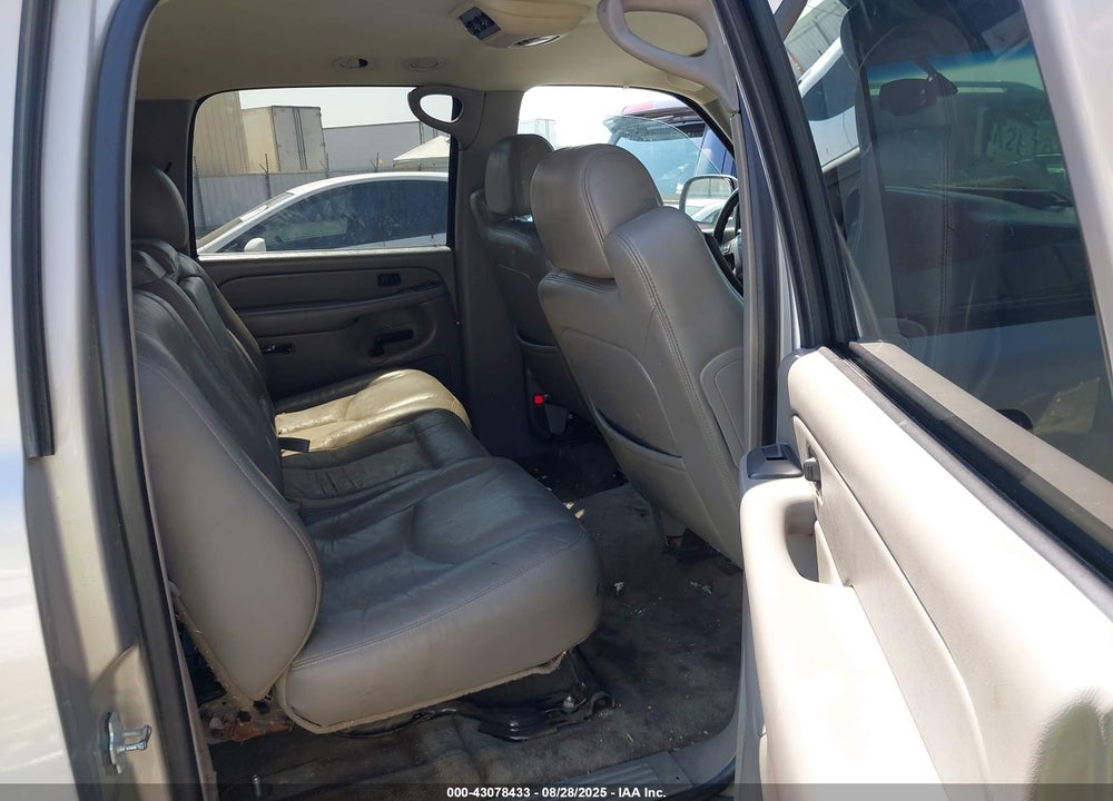 2005 CHEVROLET SUBURBAN 1500 LS VIN: 3GNEC16Z75G107193
