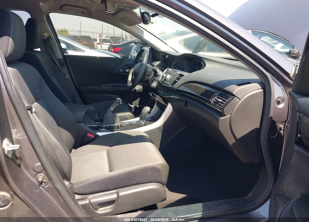 2016 HONDA ACCORD VIN: 1HGCR2F49GA212099