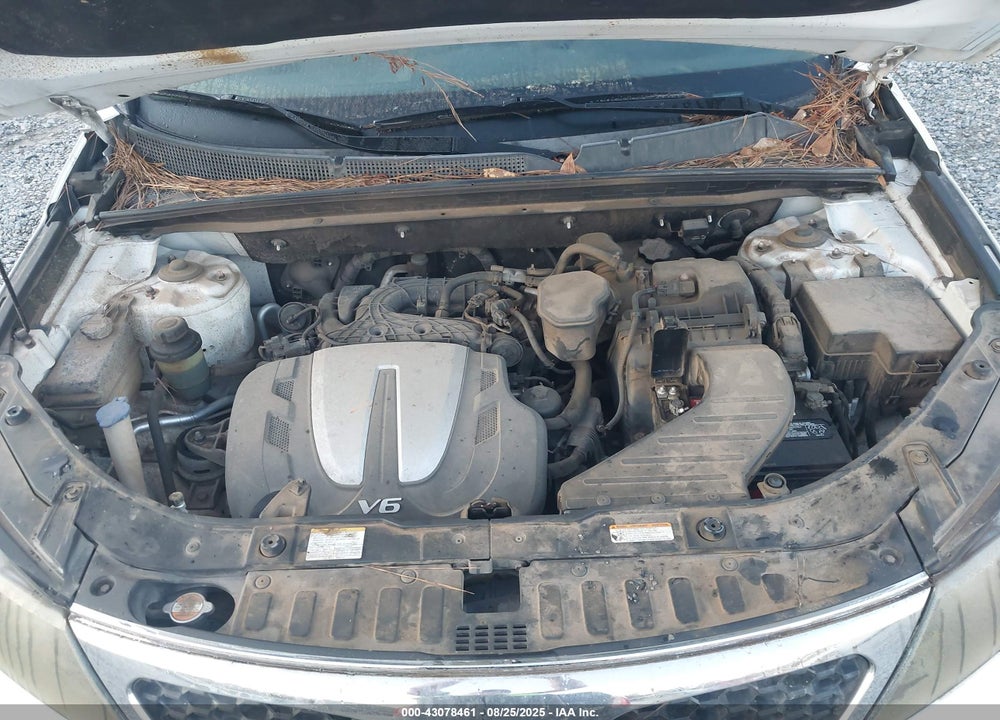 2011 KIA SORENTO LX V6 VIN: 5XYKT4A22BG085900
