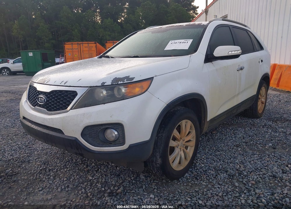 2011 KIA SORENTO LX V6 VIN: 5XYKT4A22BG085900