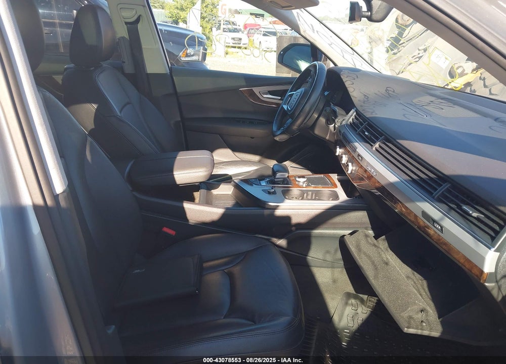 2018 AUDI Q7 VIN: WA1LHAF75JD040322