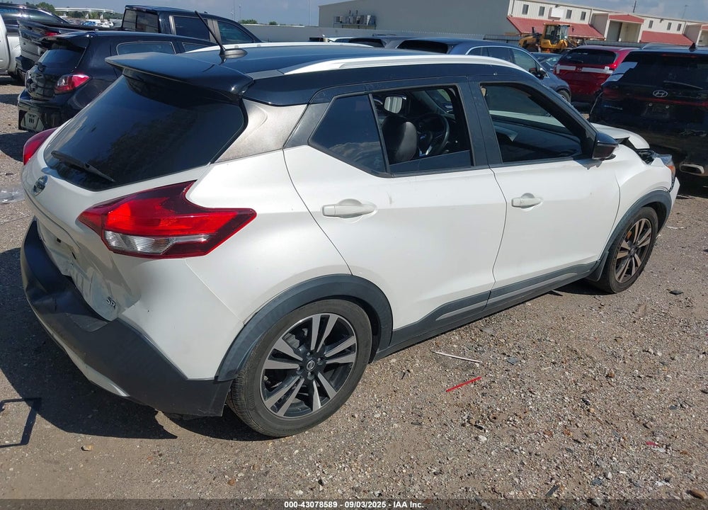 2018 NISSAN KICKS VIN: 3N1CP5CUXJL528351