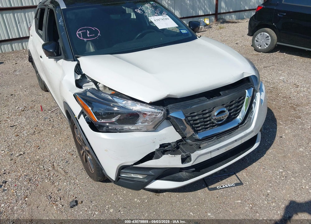 2018 NISSAN KICKS VIN: 3N1CP5CUXJL528351