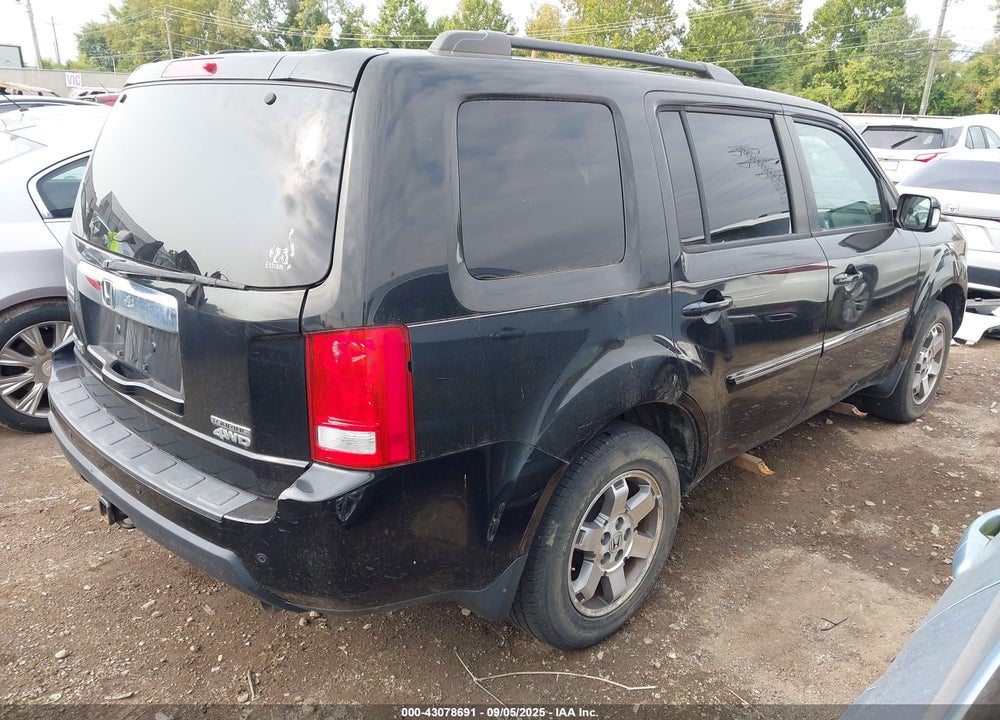 2011 HONDA PILOT TOURING VIN: 5FNYF4H97BB070823