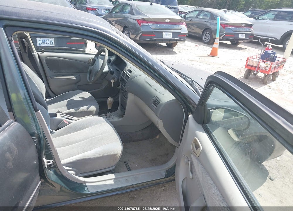 2001 TOYOTA COROLLA CE VIN: 2T1BR12E81C462570