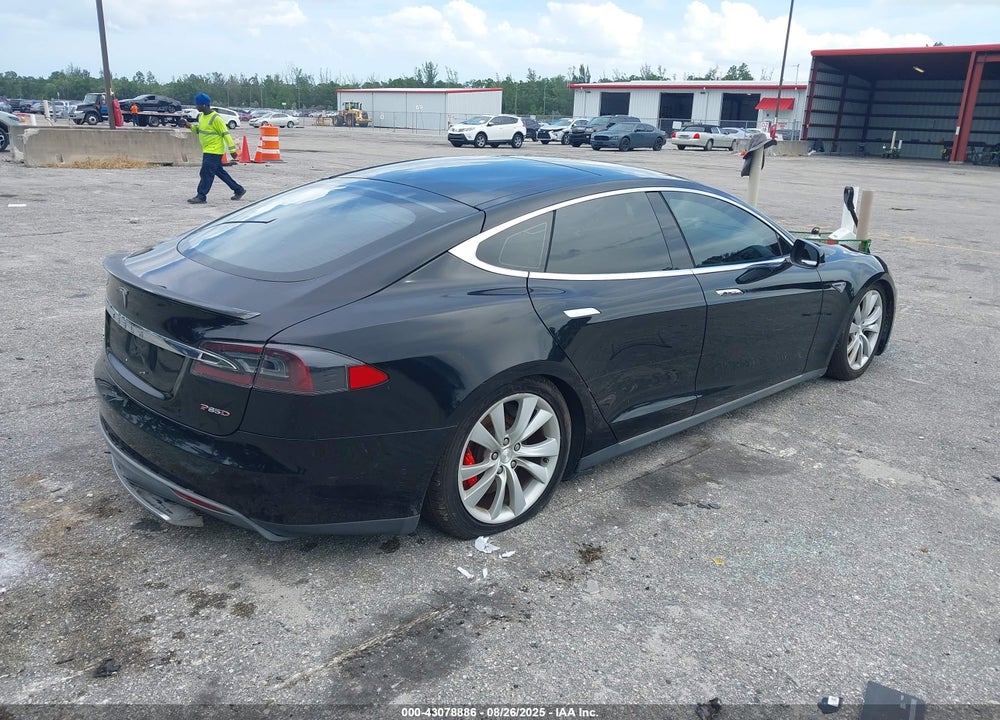 2015 TESLA MODEL S VIN: 5YJSA1H2XFFP68743