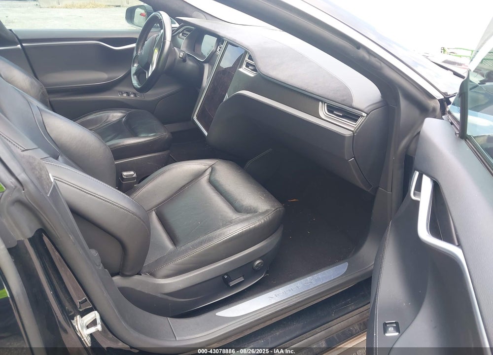 2015 TESLA MODEL S VIN: 5YJSA1H2XFFP68743