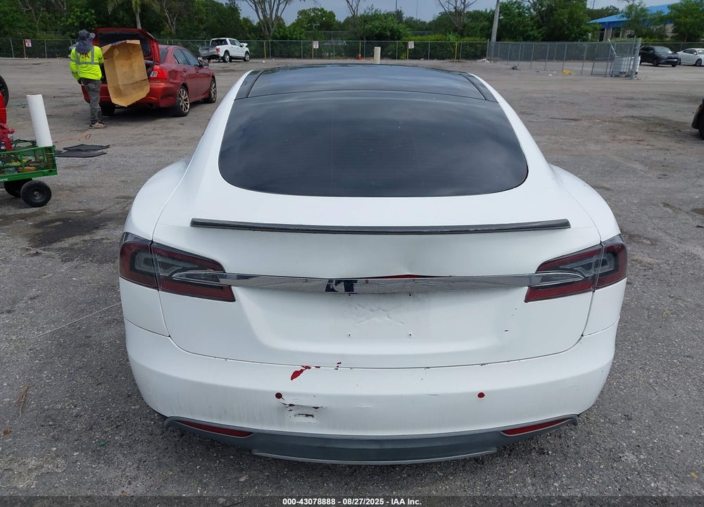 2015 TESLA MODEL S VIN: 5YJSA1H21FFP73989