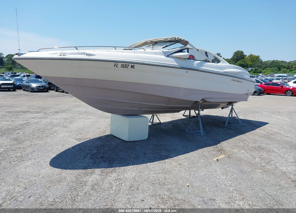 1998 REGAL BOAT VIN: RGMWC046B898