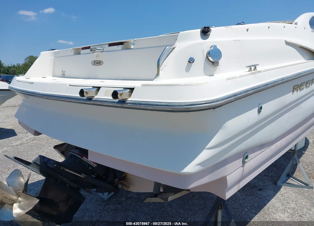 1998 REGAL BOAT VIN: RGMWC046B898