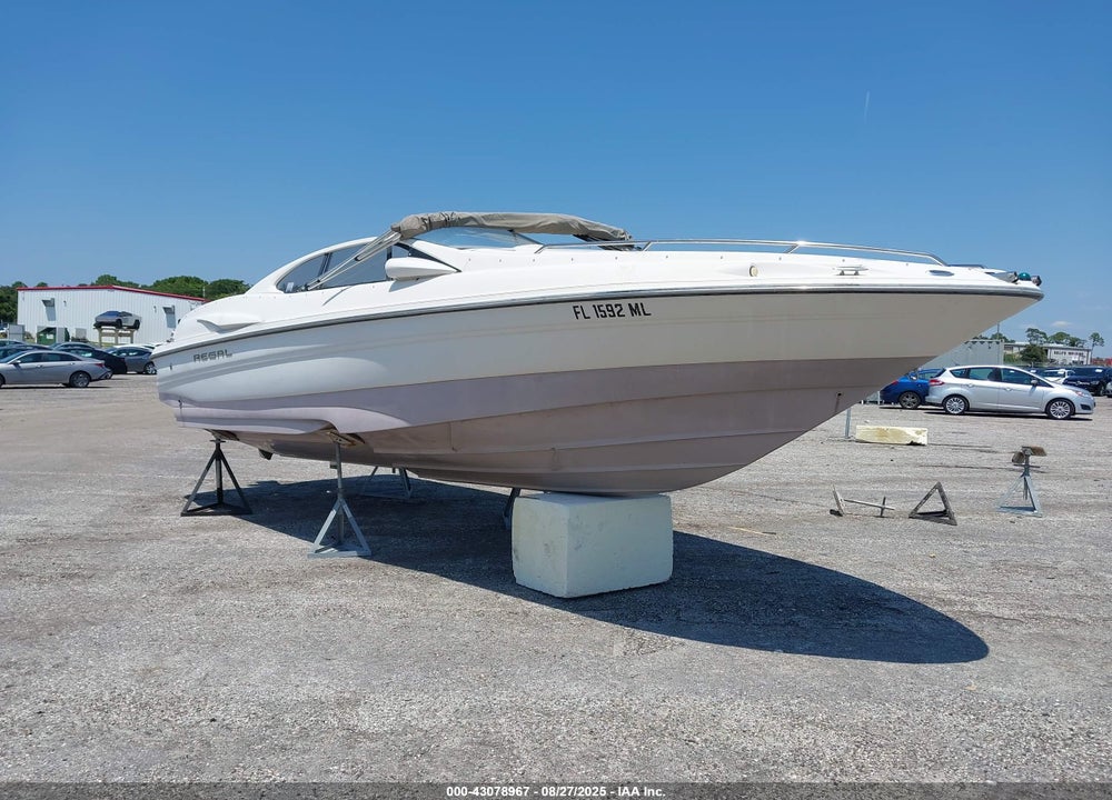 1998 REGAL BOAT VIN: RGMWC046B898