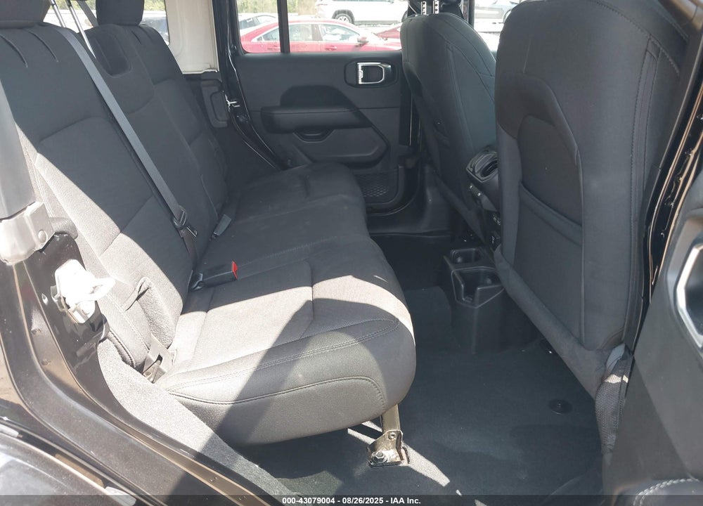 2022 JEEP WRANGLER UNLIMITED SAHARA 4X4 VIN: 1C4HJXEN2NW241415