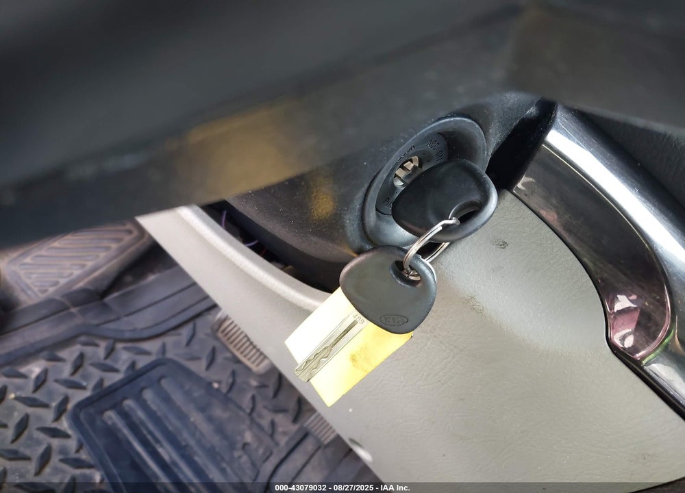2013 KIA SORENTO VIN: 5XYKT3A62DG349956
