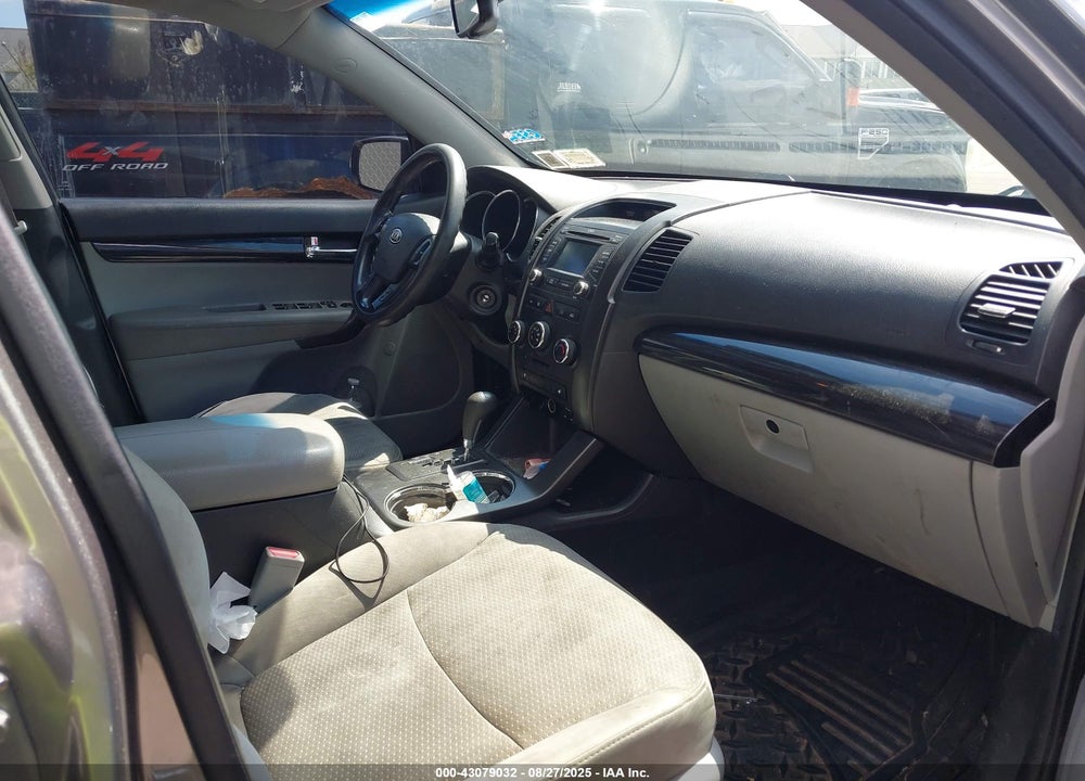 2013 KIA SORENTO VIN: 5XYKT3A62DG349956