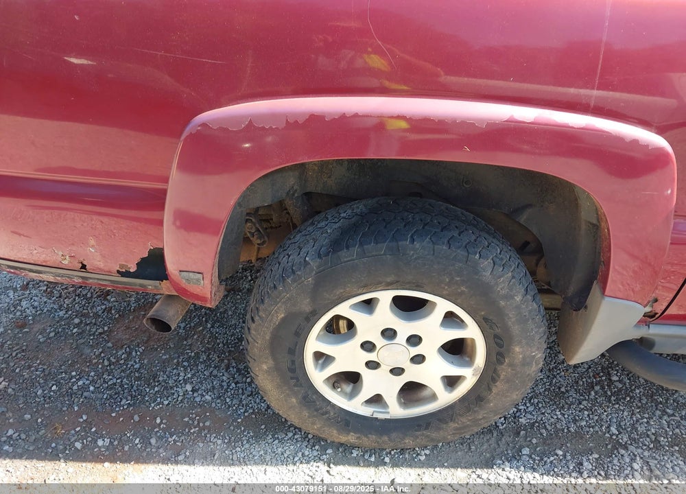 2004 CHEVROLET SUBURBAN 1500 Z71 VIN: 3GNFK16Z04G129350