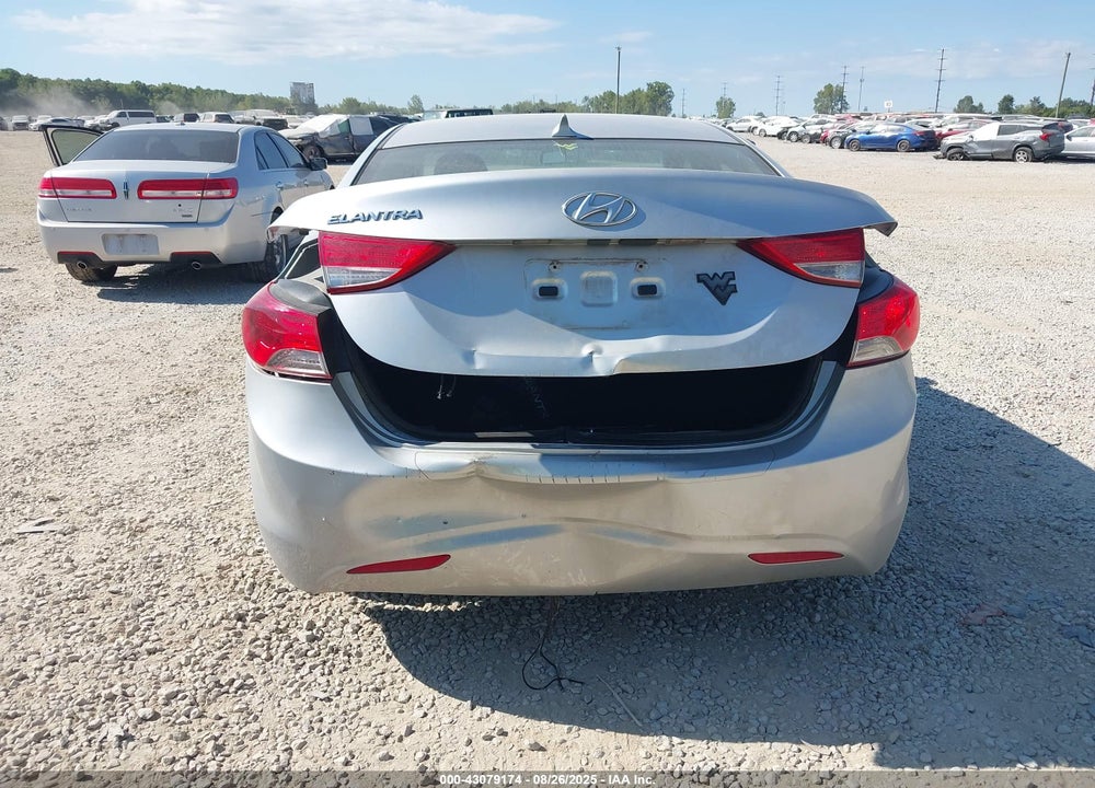 2013 HYUNDAI ELANTRA VIN: 5NPDH4AE5DH401354