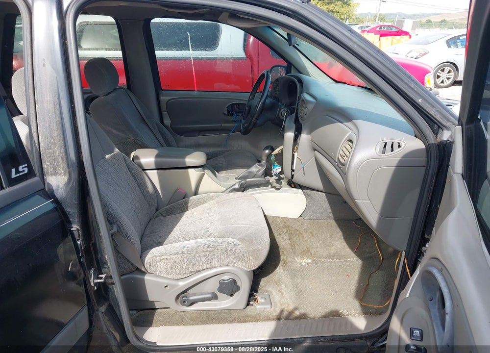 2003 CHEVROLET TRAILBLAZER LS VIN: 1GNDS13S732323475