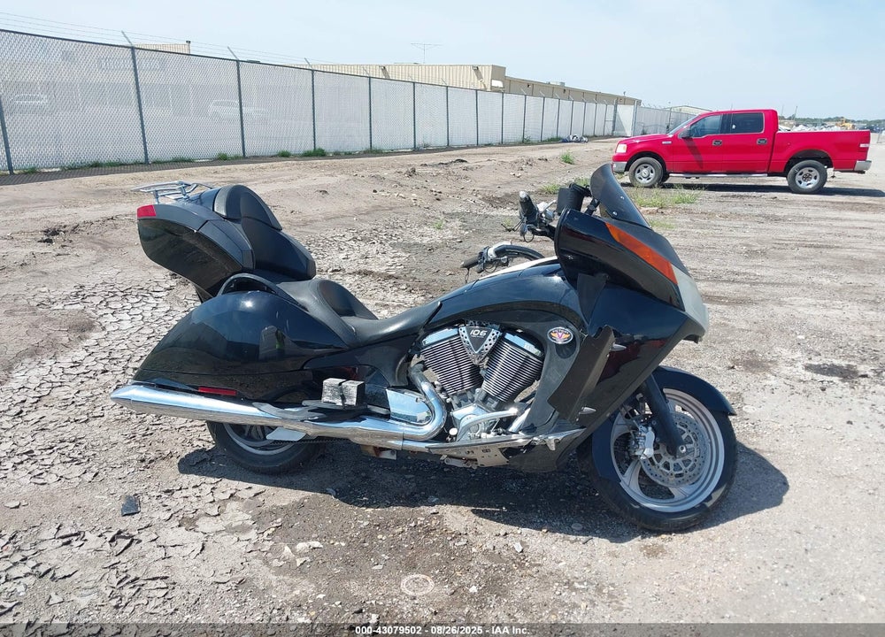 2008 VICTORY MOTORCYCLES VISION DELUXE VIN: 5VPSD36D883004852
