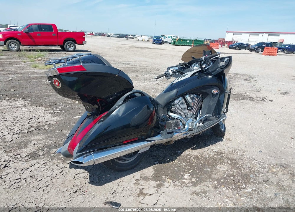 2008 VICTORY MOTORCYCLES VISION DELUXE VIN: 5VPSD36D883004852