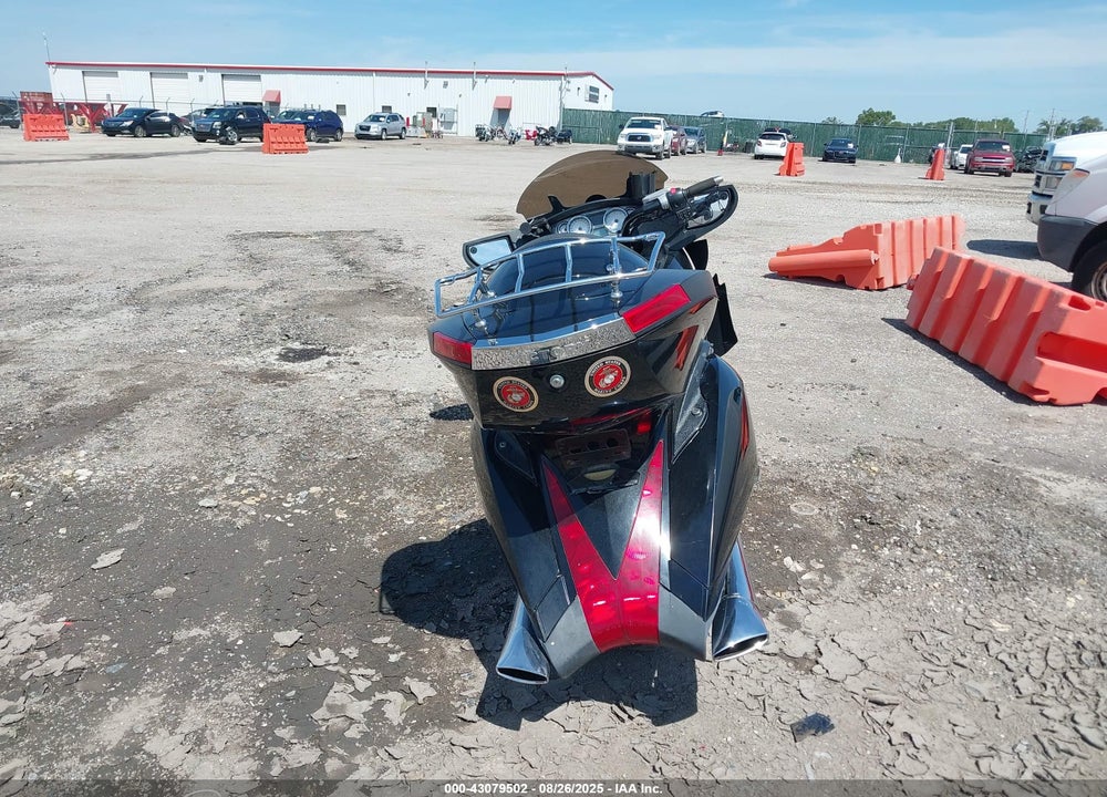 2008 VICTORY MOTORCYCLES VISION DELUXE VIN: 5VPSD36D883004852