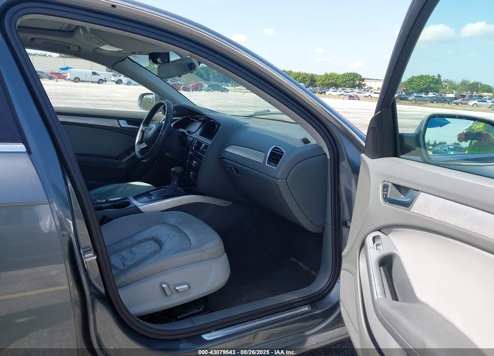 2013 AUDI A4 VIN: WAUAFAFL4DN016105
