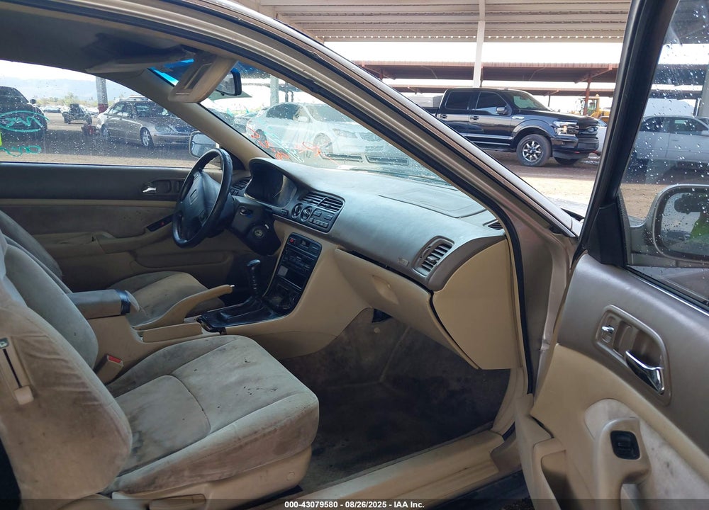 1995 HONDA ACCORD LX VIN: 1HGCD7130SA006463