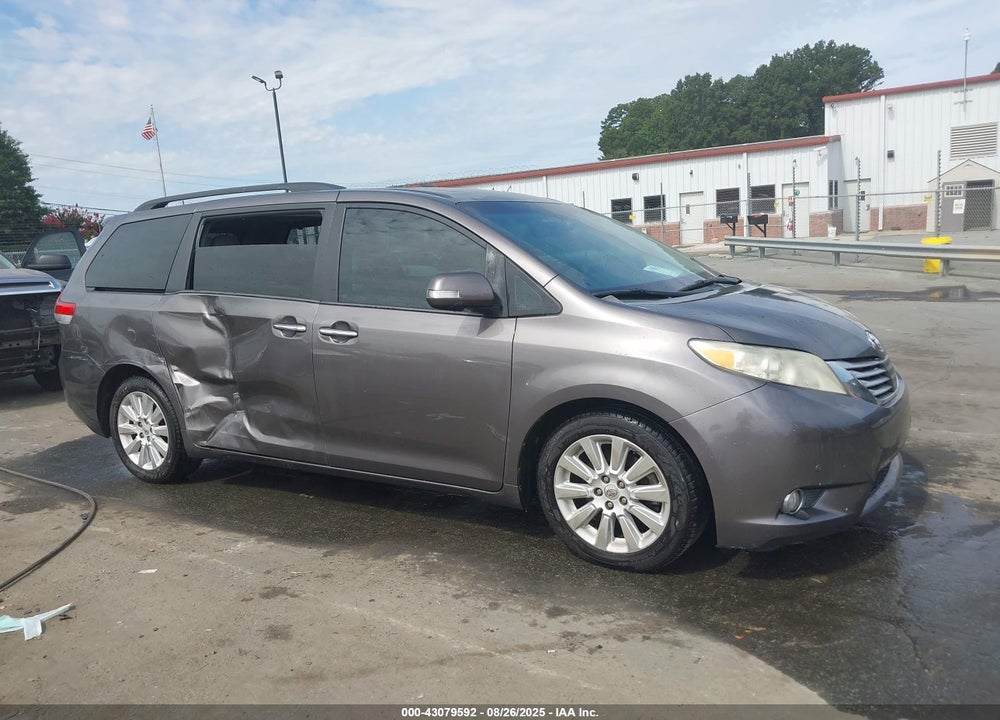 2013 TOYOTA SIENNA LIMITED V6 7 PASSENGER VIN: 5TDYK3DC6DS364736