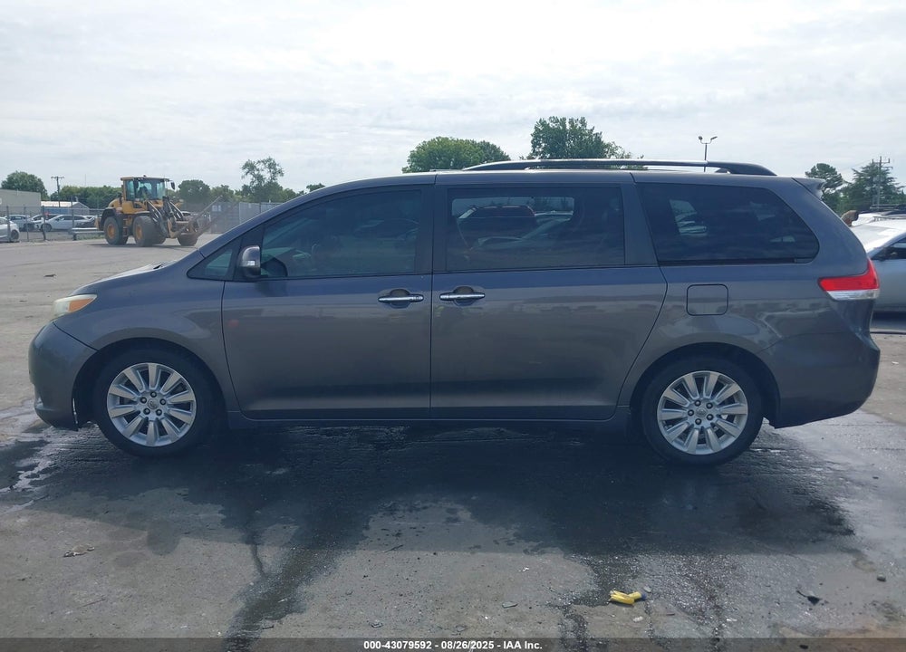 2013 TOYOTA SIENNA LIMITED V6 7 PASSENGER VIN: 5TDYK3DC6DS364736