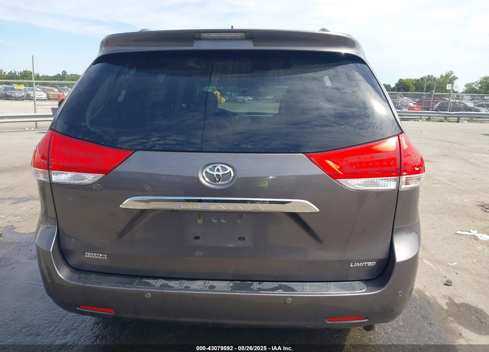 2013 TOYOTA SIENNA LIMITED V6 7 PASSENGER VIN: 5TDYK3DC6DS364736