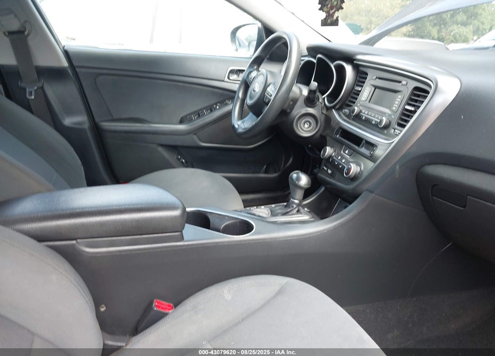 2015 KIA OPTIMA VIN: KNAGM4A77F5626899