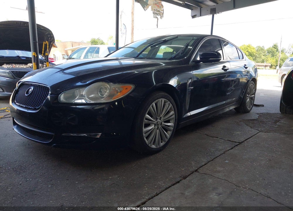 2011 JAGUAR XF VIN: SAJWA0FB2BLS19500
