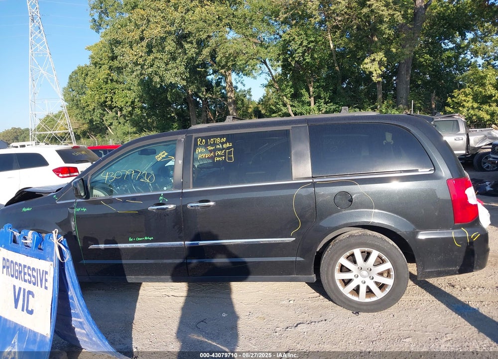 2016 CHRYSLER TOWN & COUNTRY VIN: 2C4RC1BG0GR129015