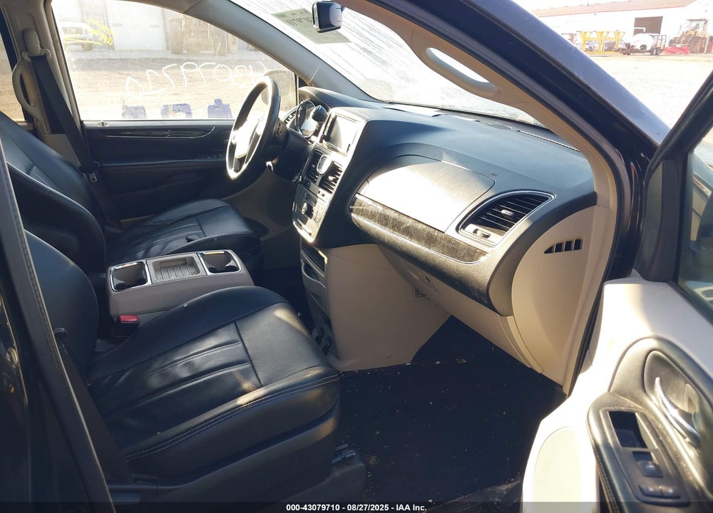 2016 CHRYSLER TOWN & COUNTRY VIN: 2C4RC1BG0GR129015