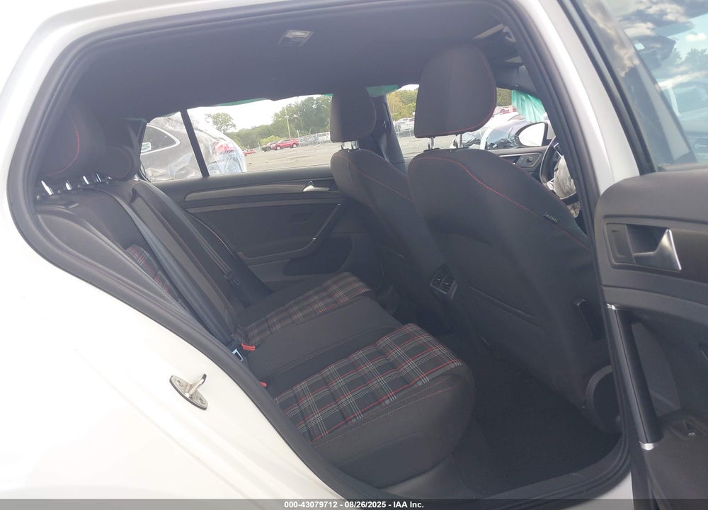 2018 VOLKSWAGEN GOLF VIN: 3VW547AUXJM281868