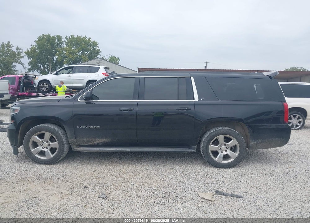 2017 CHEVROLET SUBURBAN VIN: 1GNSKHKC0HR148611