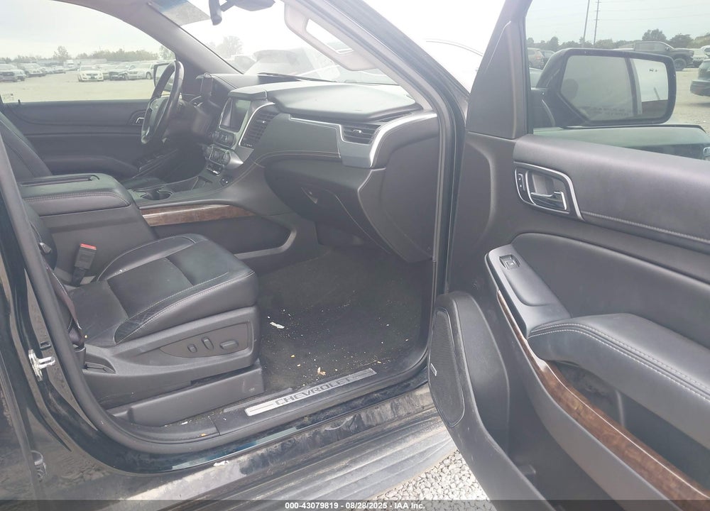 2017 CHEVROLET SUBURBAN VIN: 1GNSKHKC0HR148611