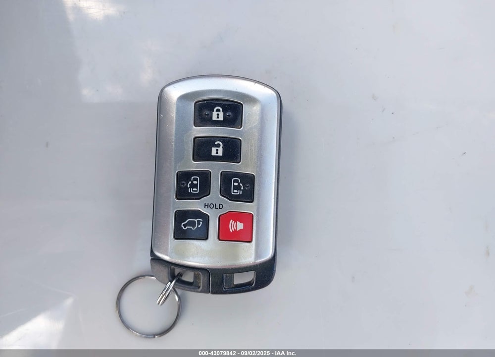 2011 TOYOTA SIENNA LIMITED VIN: 5TDDK3DC5BS018611
