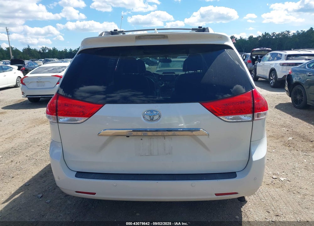 2011 TOYOTA SIENNA LIMITED VIN: 5TDDK3DC5BS018611