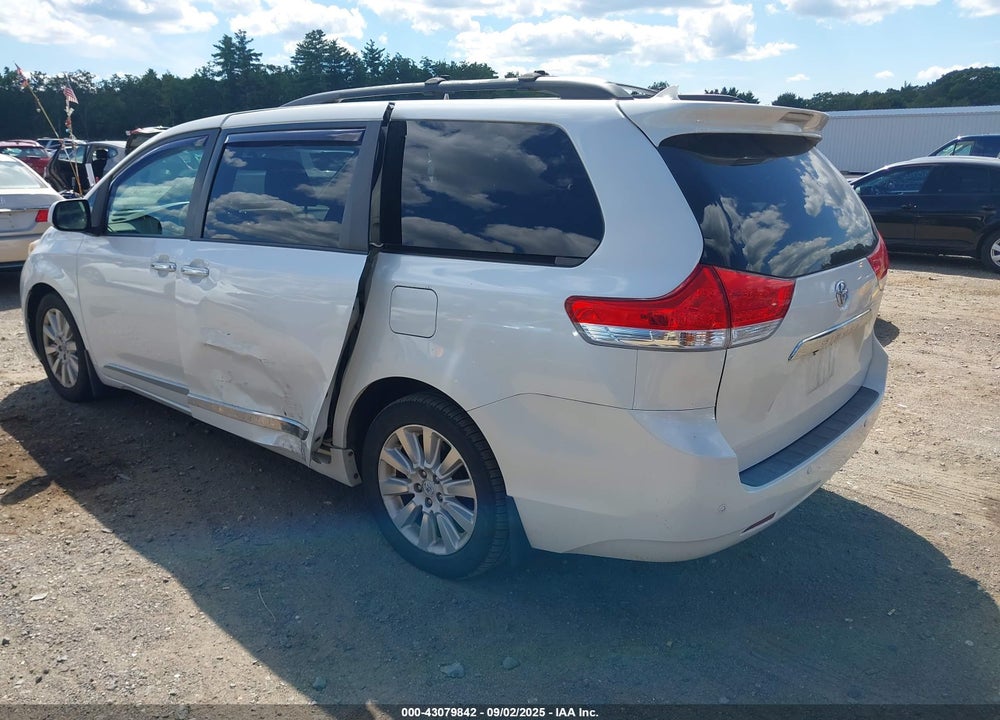 2011 TOYOTA SIENNA LIMITED VIN: 5TDDK3DC5BS018611