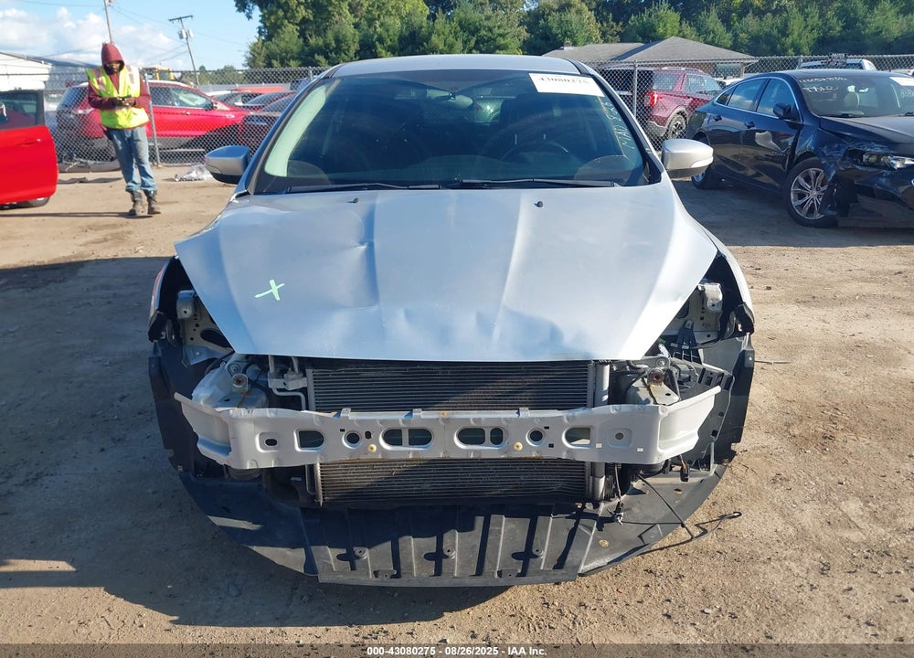 2016 FORD FOCUS VIN: 1FADP3K20GL326621