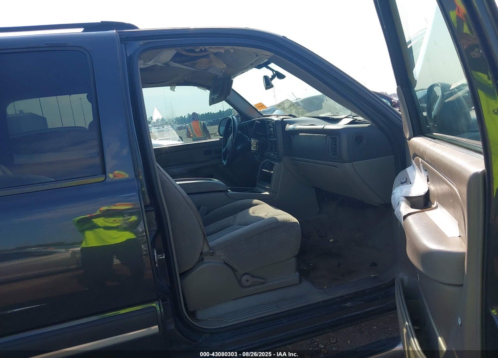 2004 CHEVROLET SUBURBAN 1500 LS VIN: 3GNEC16Z24G278139
