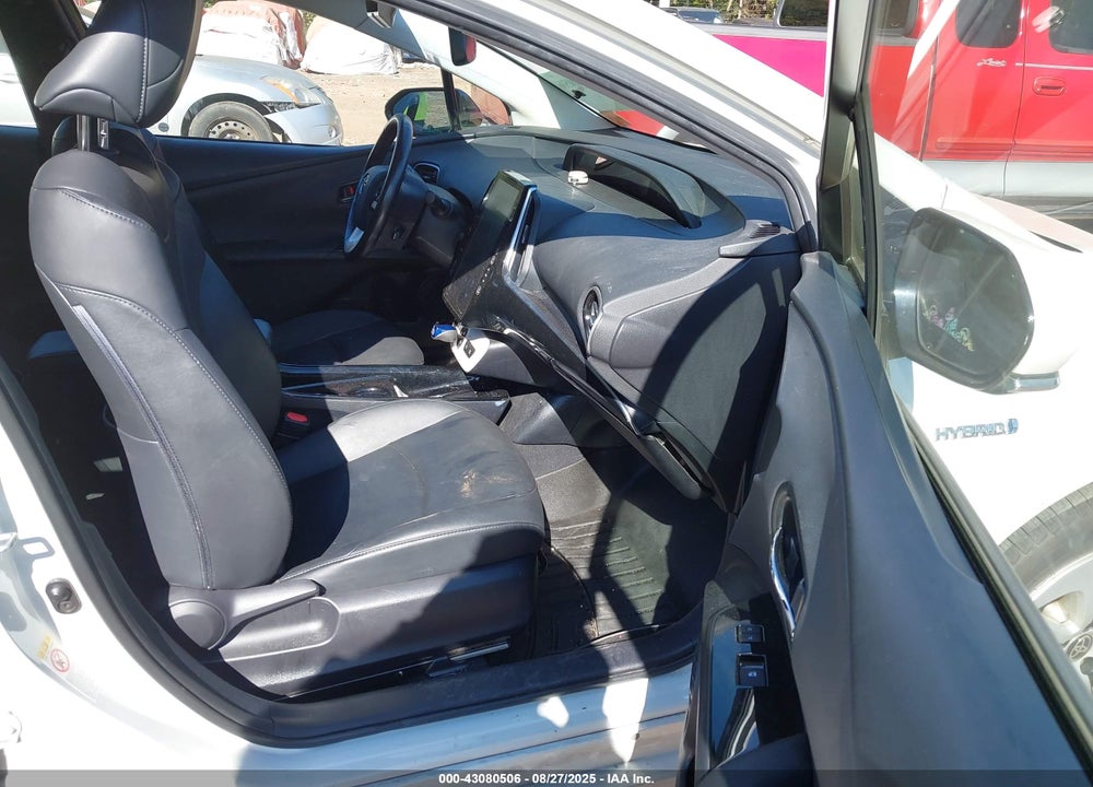 2018 TOYOTA PRIUS VIN: JTDKARFU1J3547668