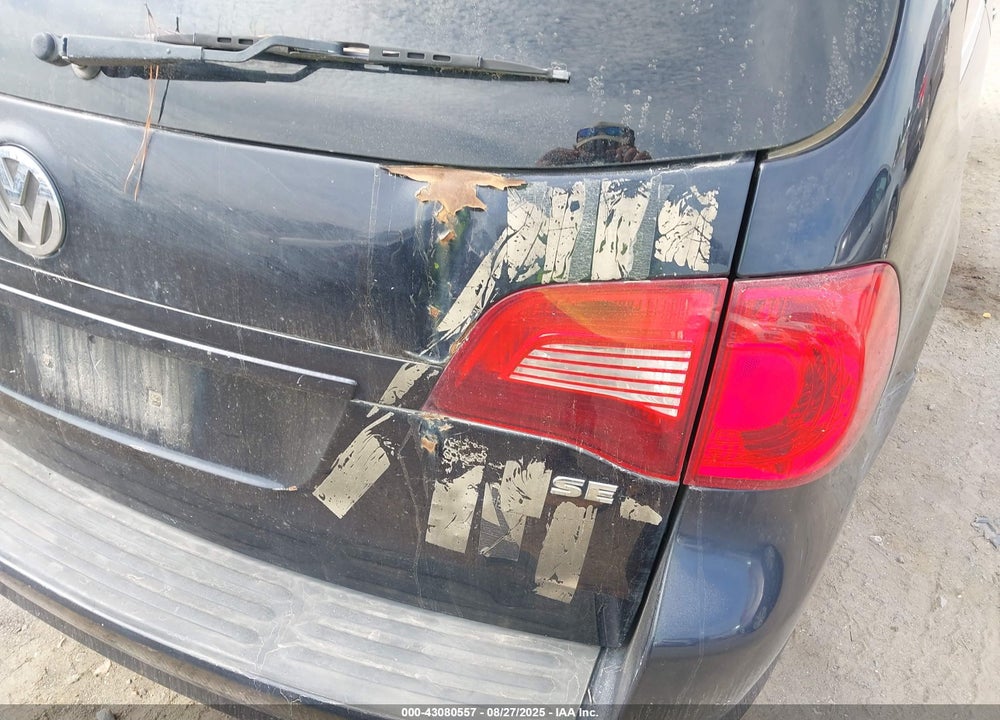 2010 VOLKSWAGEN ROUTAN SE VIN: 2V4RW3D19AR272599
