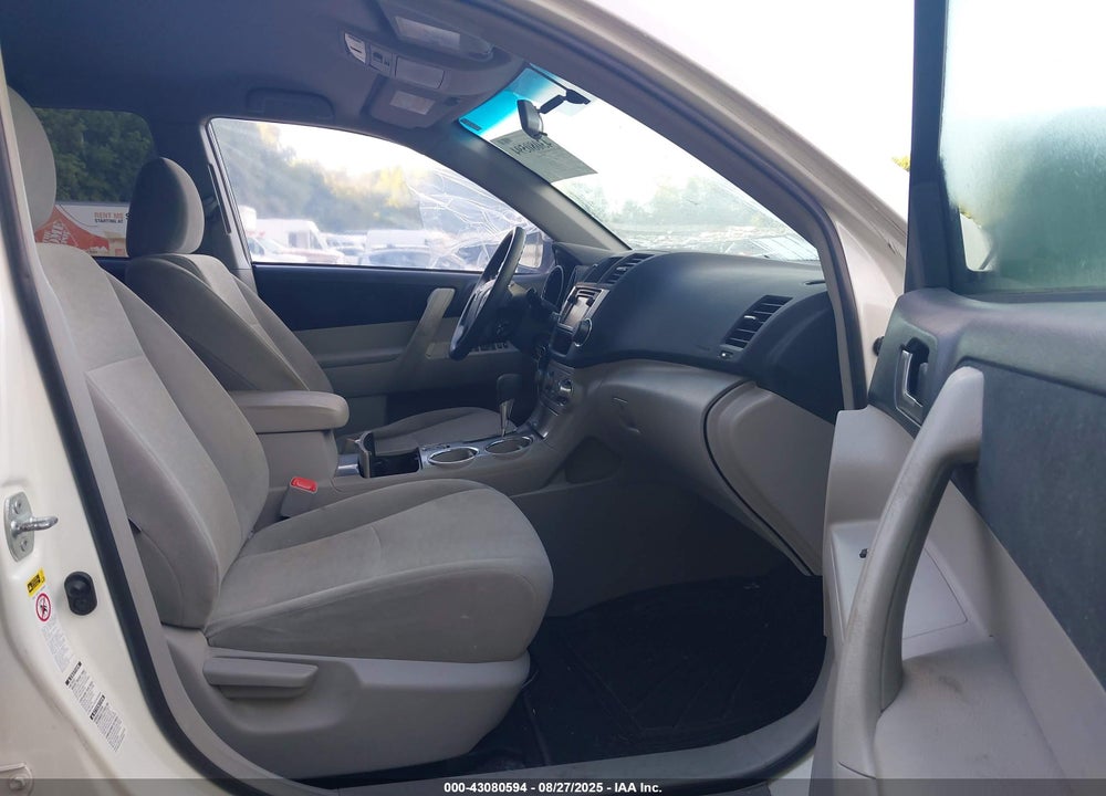 2013 TOYOTA HIGHLANDER VIN: 5TDBK3EH0DS180120