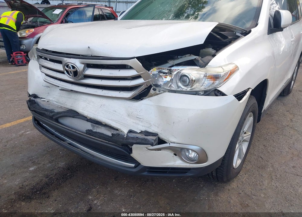 2013 TOYOTA HIGHLANDER VIN: 5TDBK3EH0DS180120