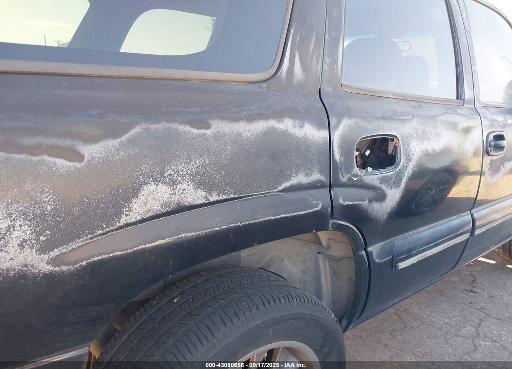 2001 CHEVROLET TAHOE LS VIN: 1GNEC13TX1J102353