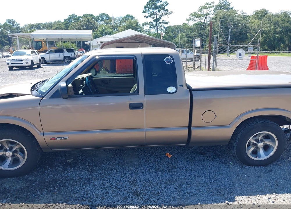 2002 CHEVROLET S-10 LS VIN: 1GCCS19W528260693